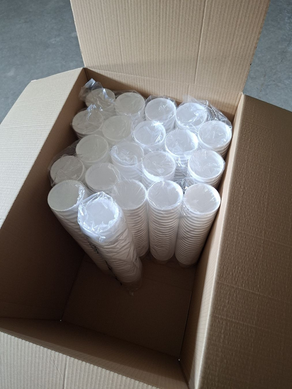 Tassen: 500 Glühweinbecher – Neu und originalverpackt aus Ebnat-Kappel von audiracing89 1