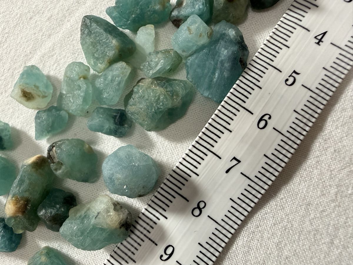 Minerali & Pietre curative: Grandidierite Lot mit 111ct – Nuovo (secondo la descrizione) da Oberhof venduto da RealStone 1