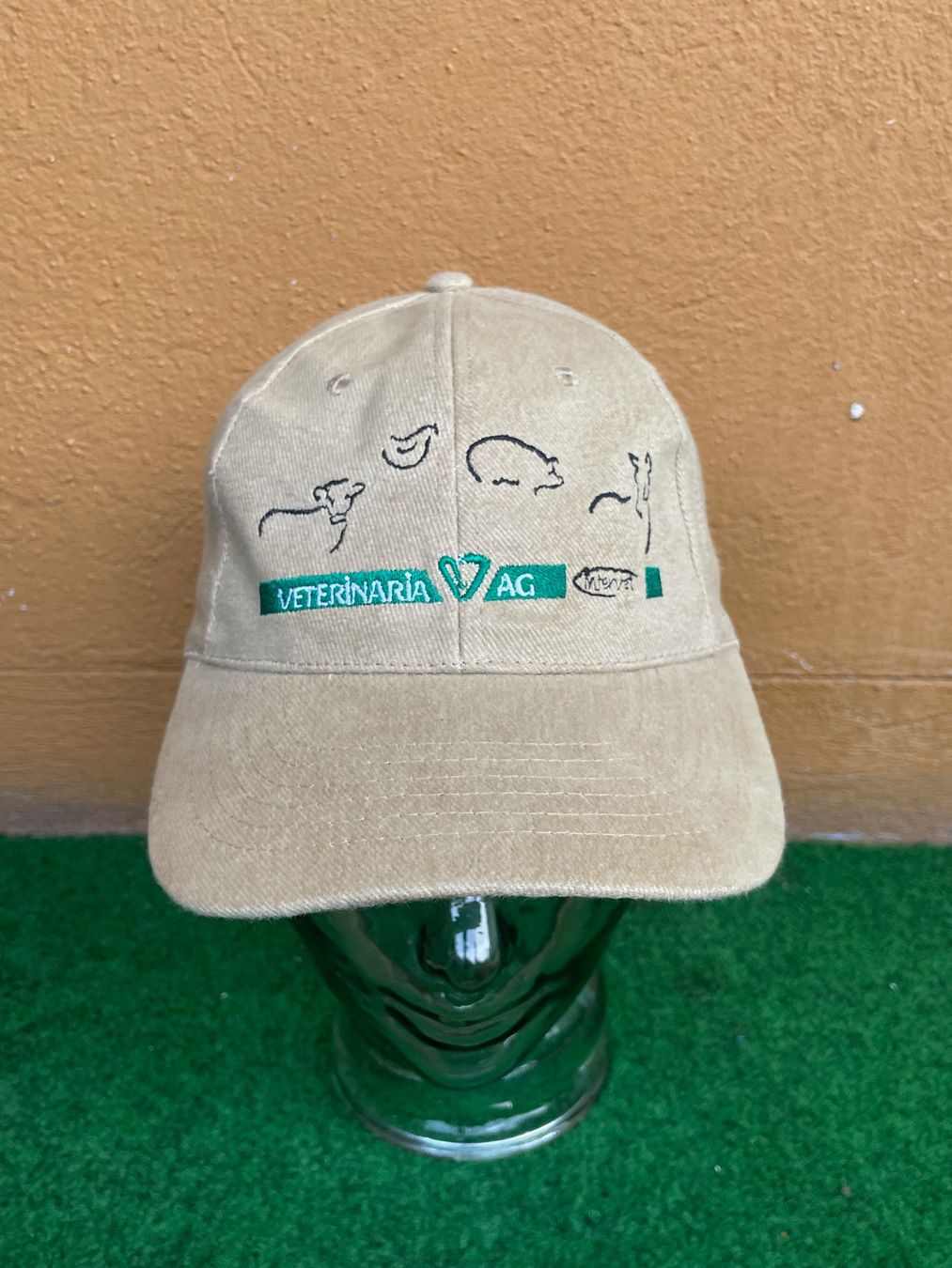 Copricapi, berretti & cappellini: Vintage Y2K Cap Tierarzt – Usato da Zürich venduto da le_souk