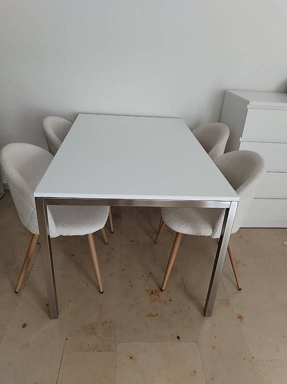 Tables: Esstisch/ Schreibtisch Hochglanz  – D'occasion à Sursee par Cynthia7889