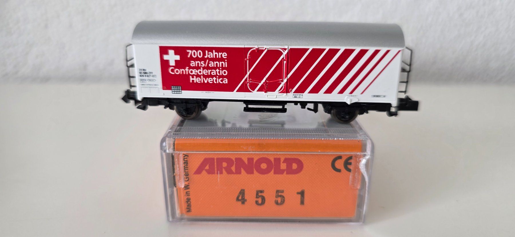 Arnold Modelleisenbahnen: Güterwagen 700 Jahre Eidgenossenschaft - Arnold 4551 – Neu (gemäss Beschreibung) aus Wittenbach von Hase113