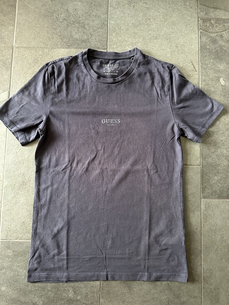 Guess T-Shirts: Guess Shirt Grösse M – Gebraucht aus Illnau von han_6ymf