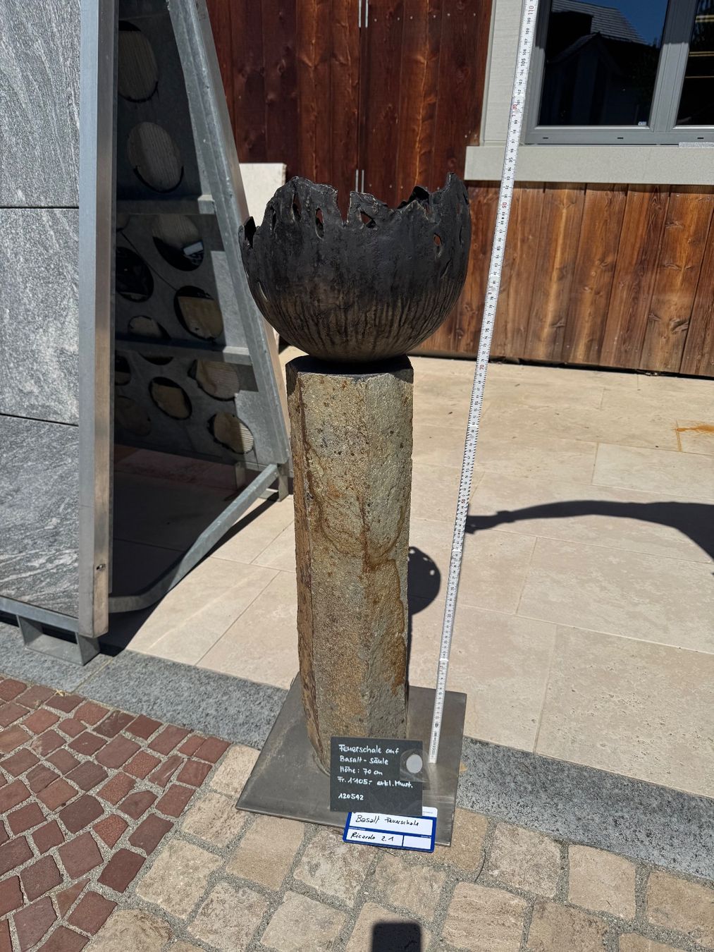 Bracieri: Garten Dekoschale auf Basalt Sockel – Usato da Neuhaus venduto da Mueller_Naturstein 1