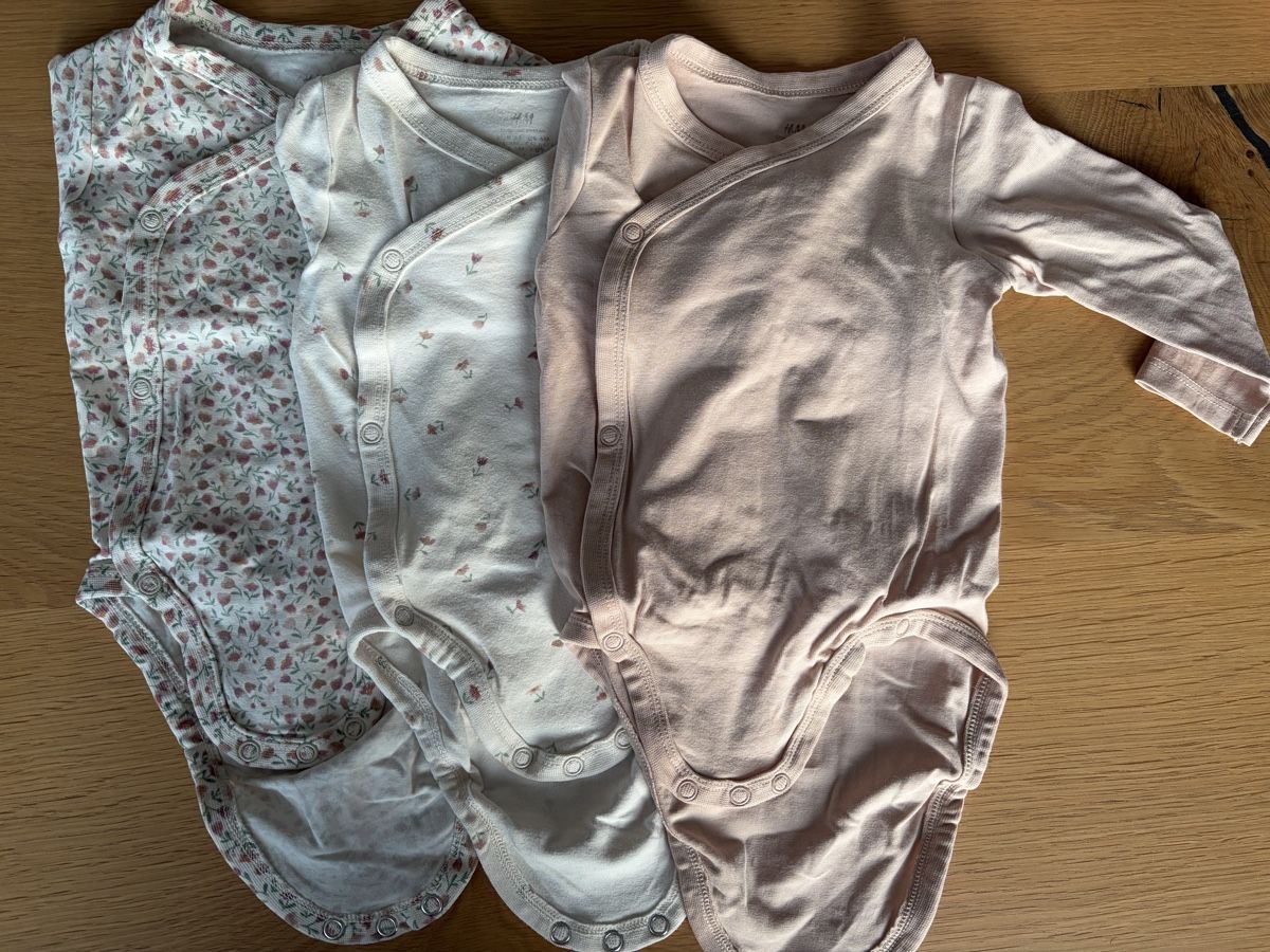 H&M Kleiderpakete & -sets: Kleiderpaket Mädchen Grösse 68 – Gebraucht aus Bütschwil von Fdu_9606 1