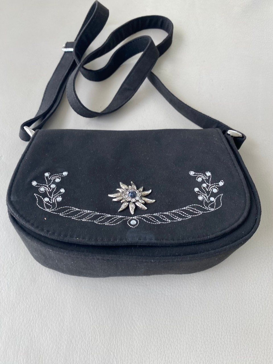 Sacs: Dirndl Trachtentasche - Dirndltasche  Stockerpoint – D'occasion à Ried-Brig par Challi