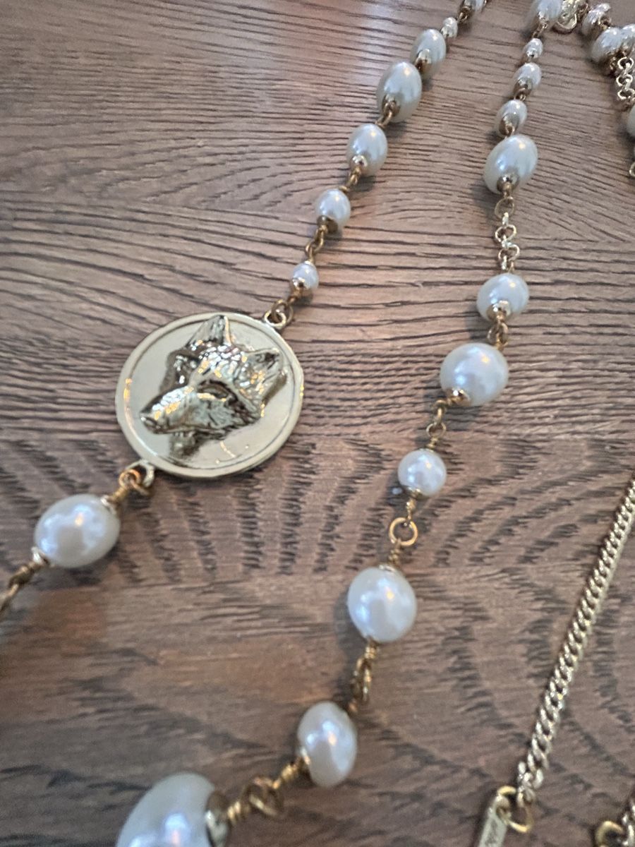 Ketten: Tolle Perlenkette mit Wolf -Top ! – Gebraucht aus Hofstetten SO von Treasurefinds 1