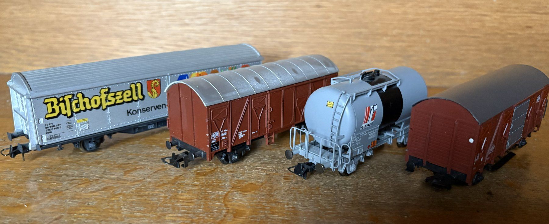 Roco Modellini di ferrovie: 4 Roco H0 SBB/DB Güterwagen – Usato da Volketswil venduto da zwitsch33