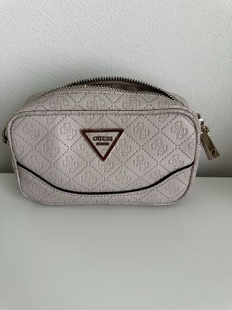 Guess Umhängetasche/Crossbody Bag