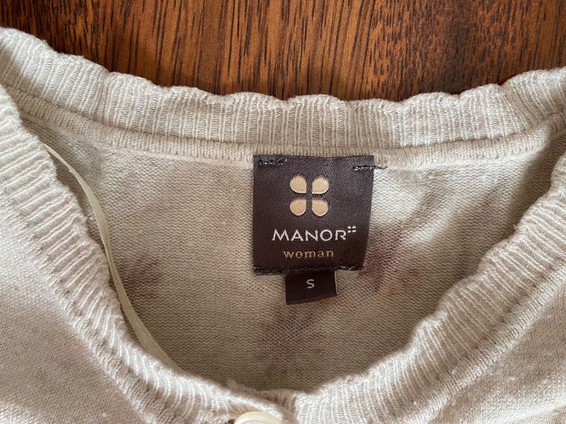 Manor Giacche: Manor Strickjacke, Gr. S, beige mit Muster – Usato da Stadel b. Niederglatt venduto da sandart 2