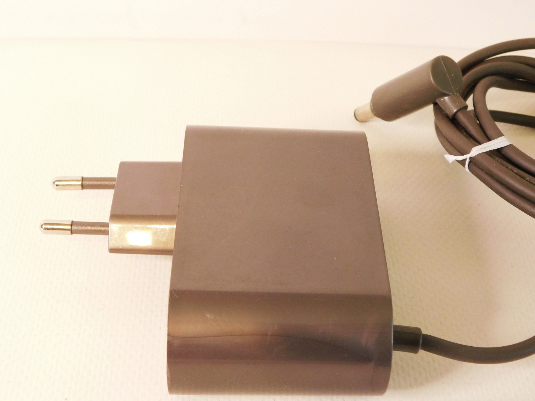 Dyson Ladegeräte: Original Dyson Ladekabel – Gebraucht aus Emmenbrücke von Ulisse-22 1