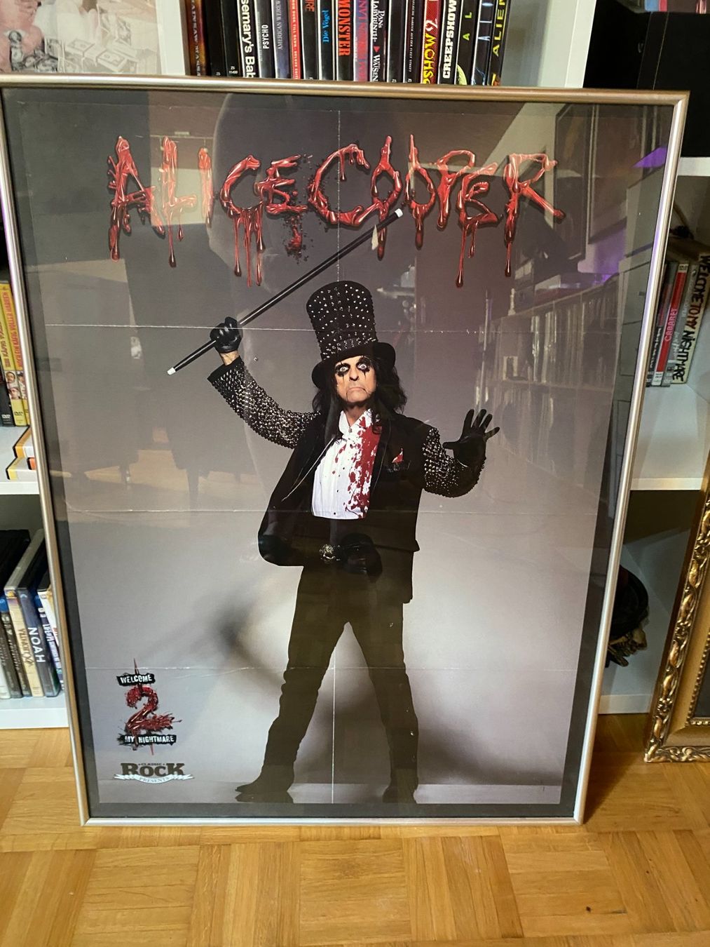 Poster & Bilder: Alice Cooper Poster inklusive Kunststoff Rahmen – Gebraucht aus Basel von FatCatPacksTheRatt 1
