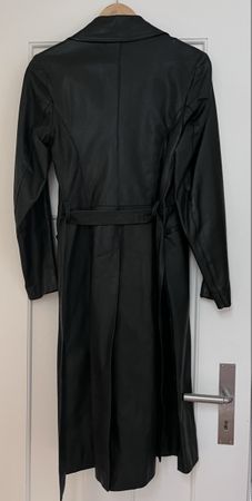 Langer Ledermantel schwarz mit Gürtel guter Zustand