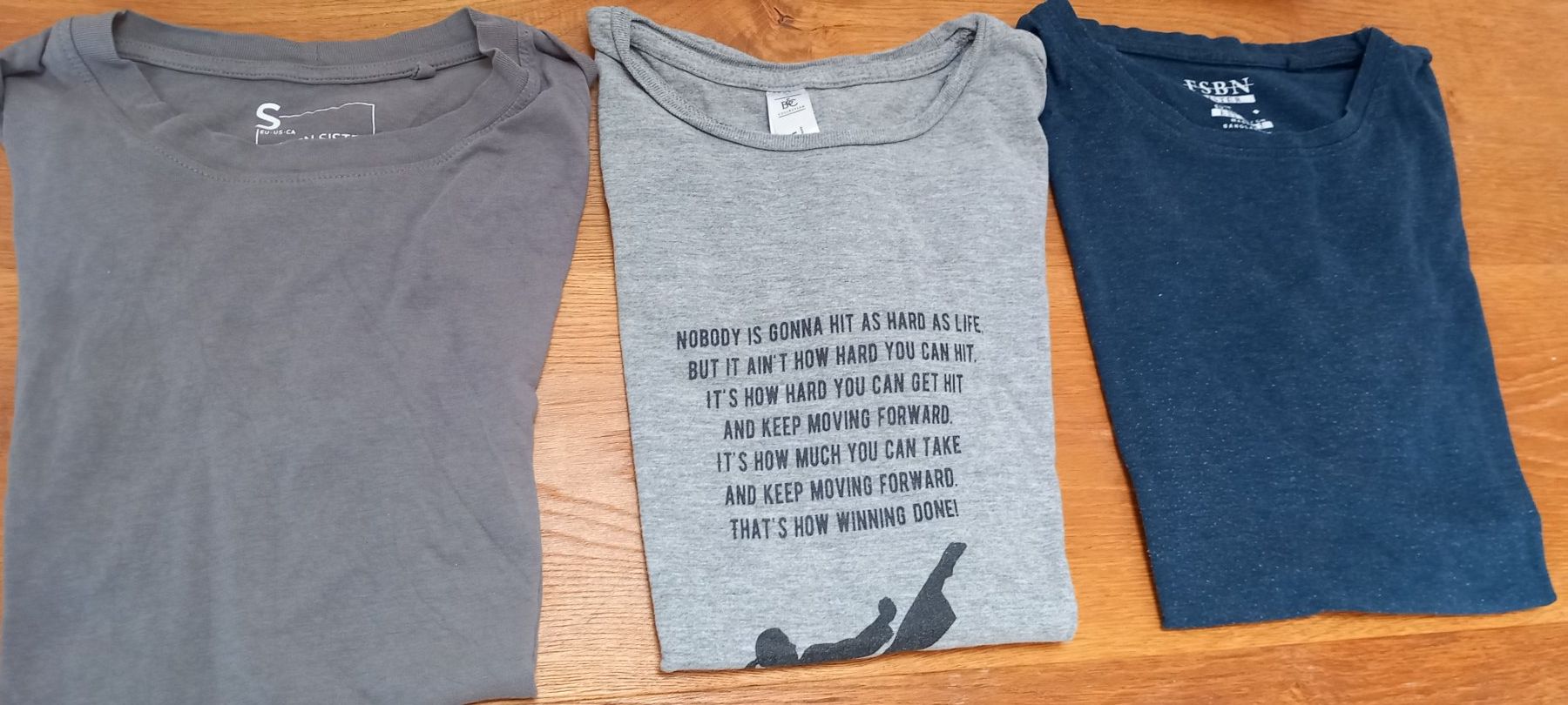 T-shirts: Kleiderpaket Shirts – D'occasion à Gais par LeonieM01 3