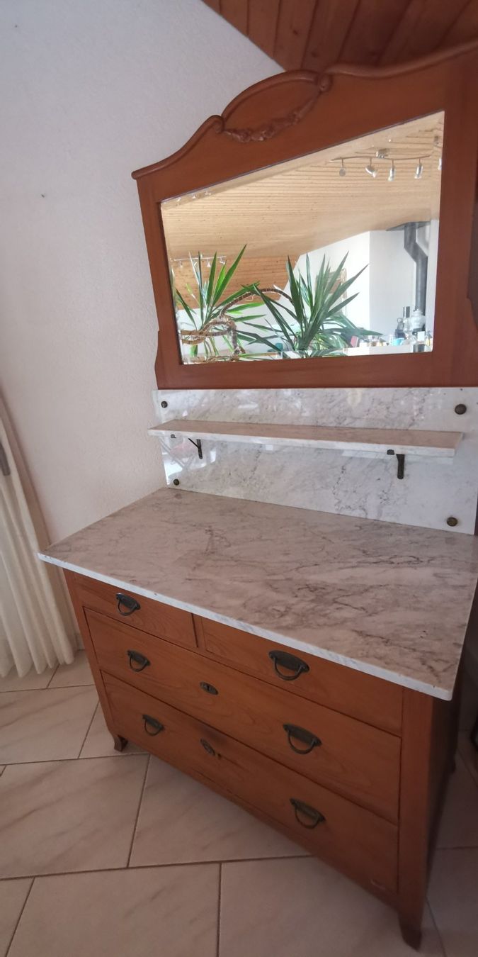 Commodes: Anrichte, Kommode – D'occasion à Hausen AG par inf_c5y7 2