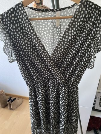 Leichtes Sommerkleid Punkte olivgrün-weiss Gr. S/M neuwertig