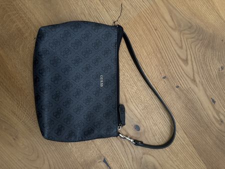 Guess schwarz Clutch mit Tragegriff