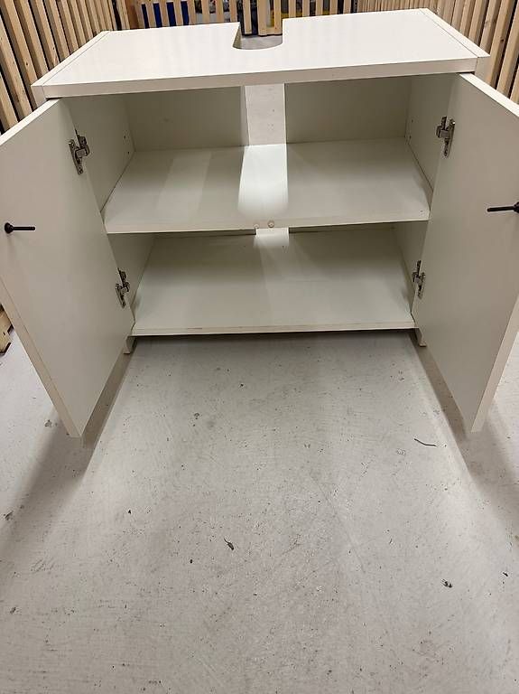 Installations & Meubles: Waschbeckenschrank – D'occasion à Zürich par Parasailor 1