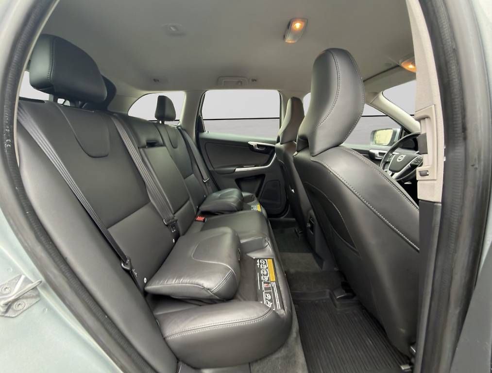 Automobili: Volvo XC60 D4 AWD Summum – Usato da Effretikon venduto da Cgoose 4