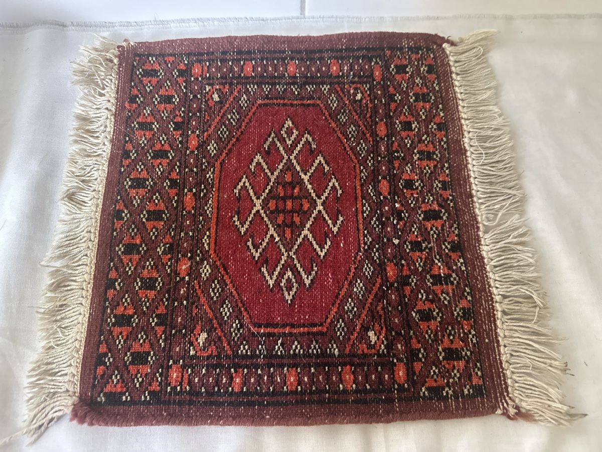 Tappeti: Orientalischer Teppich mit Fransen rot/braun 36x31cm  – Usato da Zürich venduto da Chaeffeler 5