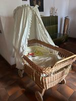 Babywiege Stubenwagen mit Himmel antik