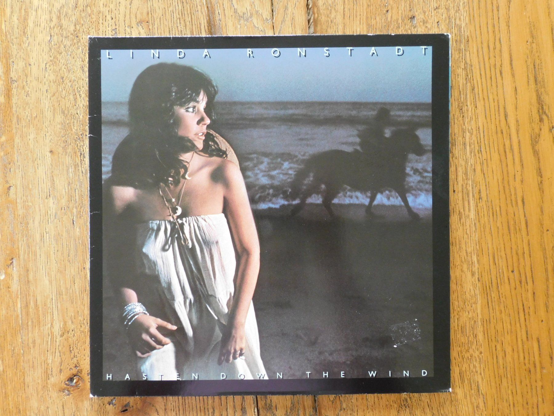 Schallplatten: Linda Ronstadt - Hasten down the  Wind – Gebraucht aus Emmenbrücke von