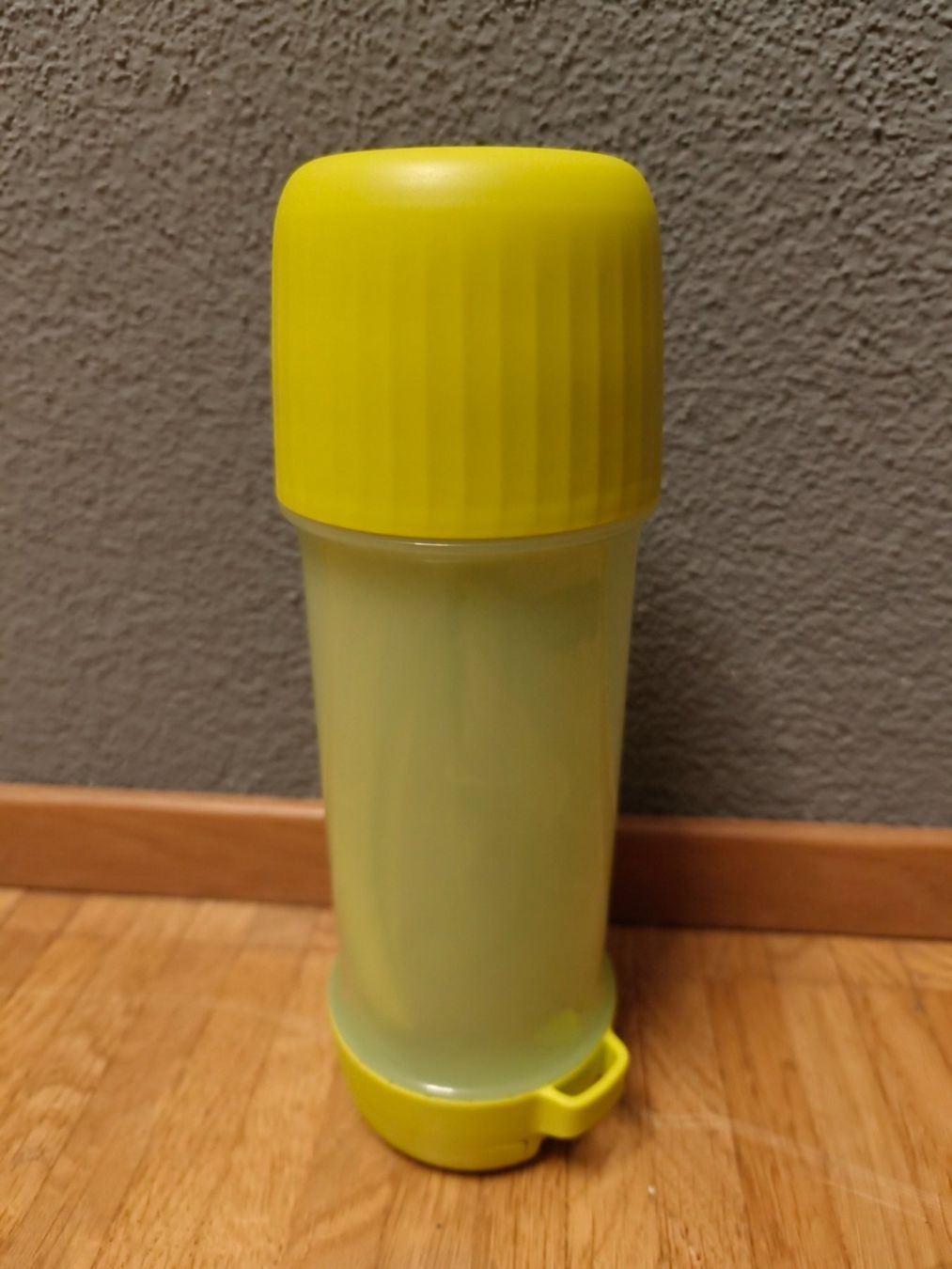 Tupperware Trinkflaschen & Thermosflaschen: Tupperware Trinkflasche mit Zitruspresse 700ml – Neu (gemäss Beschreibung) aus Luzern von schuhparadies159 1