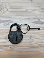 Altes Vorhängeschloss mit Schlüssel, Vintage Dekoration