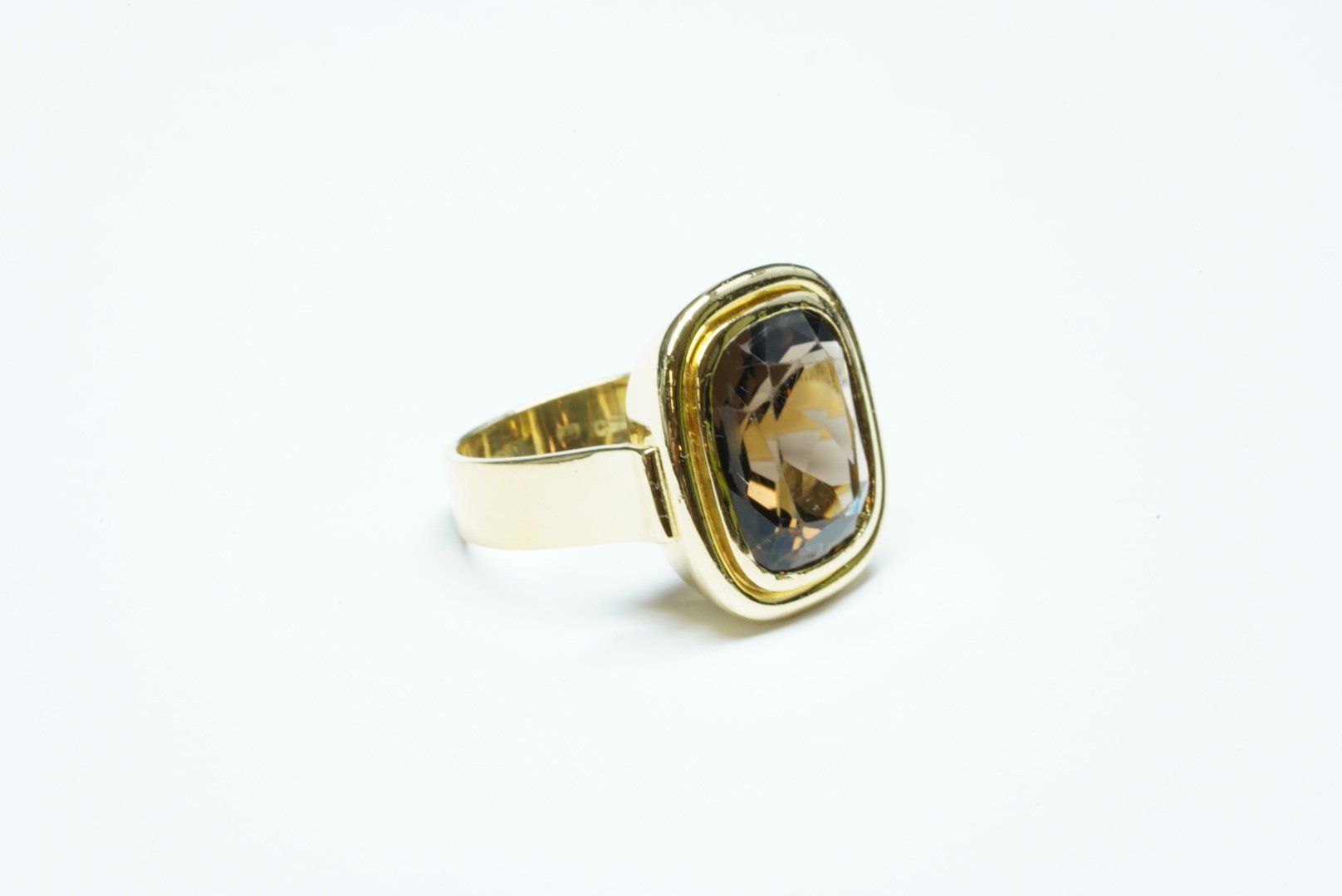 Anelli: Massiver Fingerring 18k mit Rauchquarz – Usato da Bülach venduto da Re-Jewelled