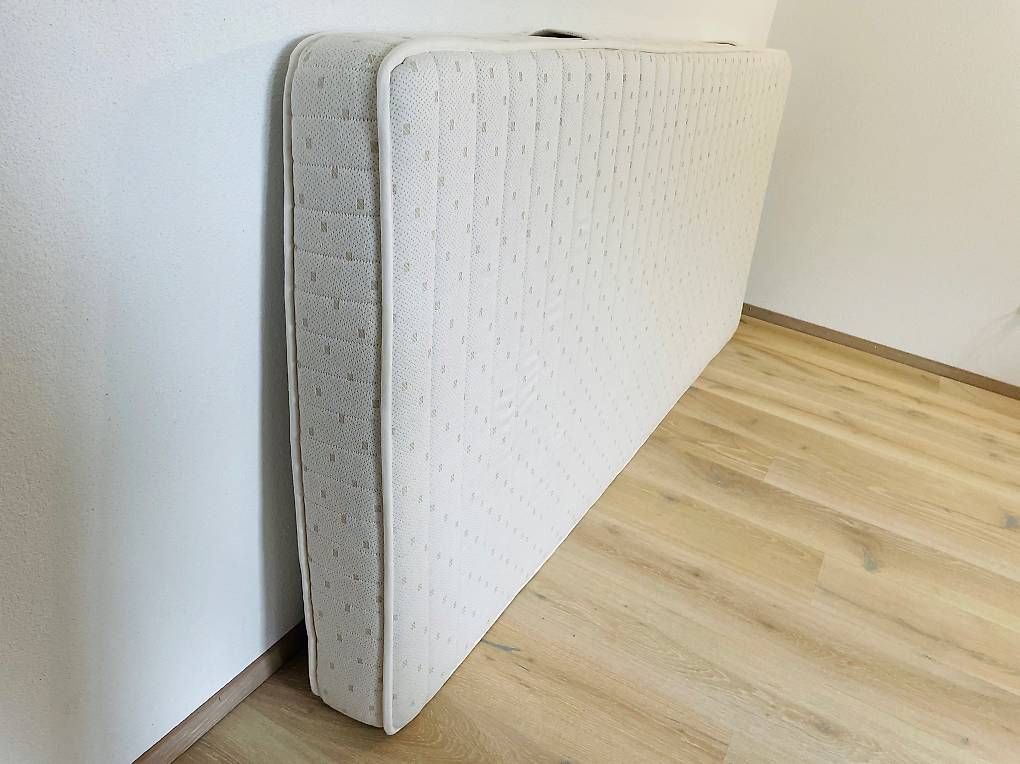 Matelas: Matratze 90x200 – D'occasion à Trimmis par annemarie0804