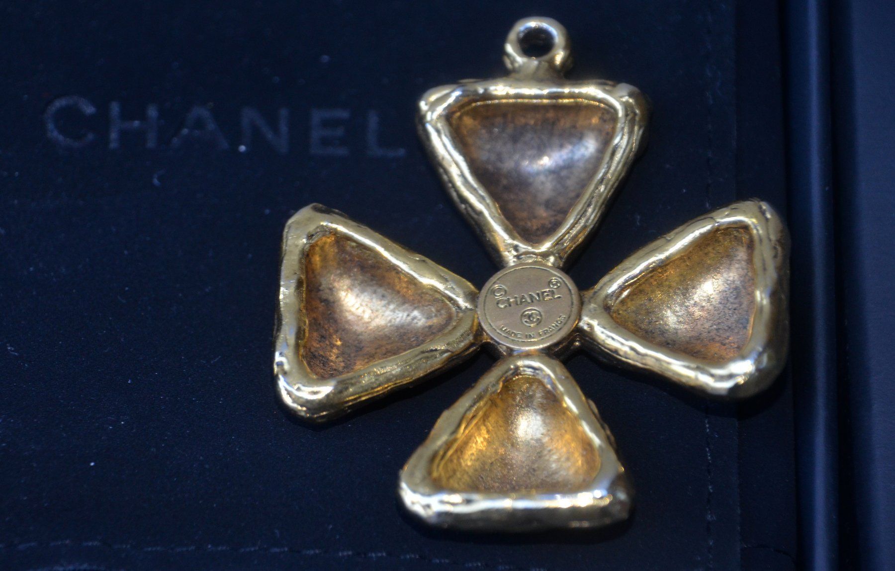 Chanel Ciondoli: CHANEL Anhänger / pendentif – Usato da Collonges venduto da Auganien 5