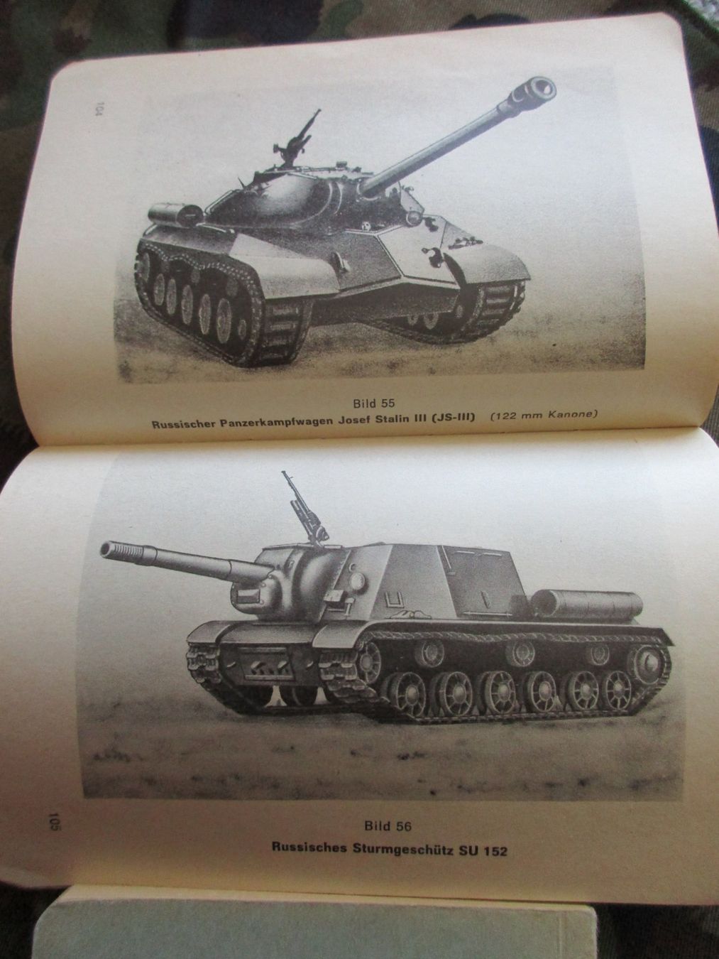 Libri: 5 Reglemente der Schweizer-Armee + 1 Büchlein "Majdanek" – Usato da Schafisheim venduto da reno007 3