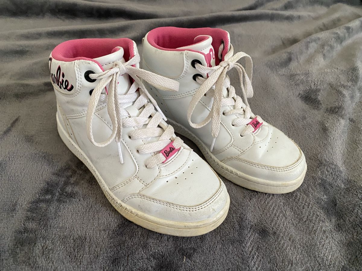 Schuhe für Mädchen: Baskets Barbie blanches roses pointure 32 – Gebraucht aus Lignières von The_assistant 1