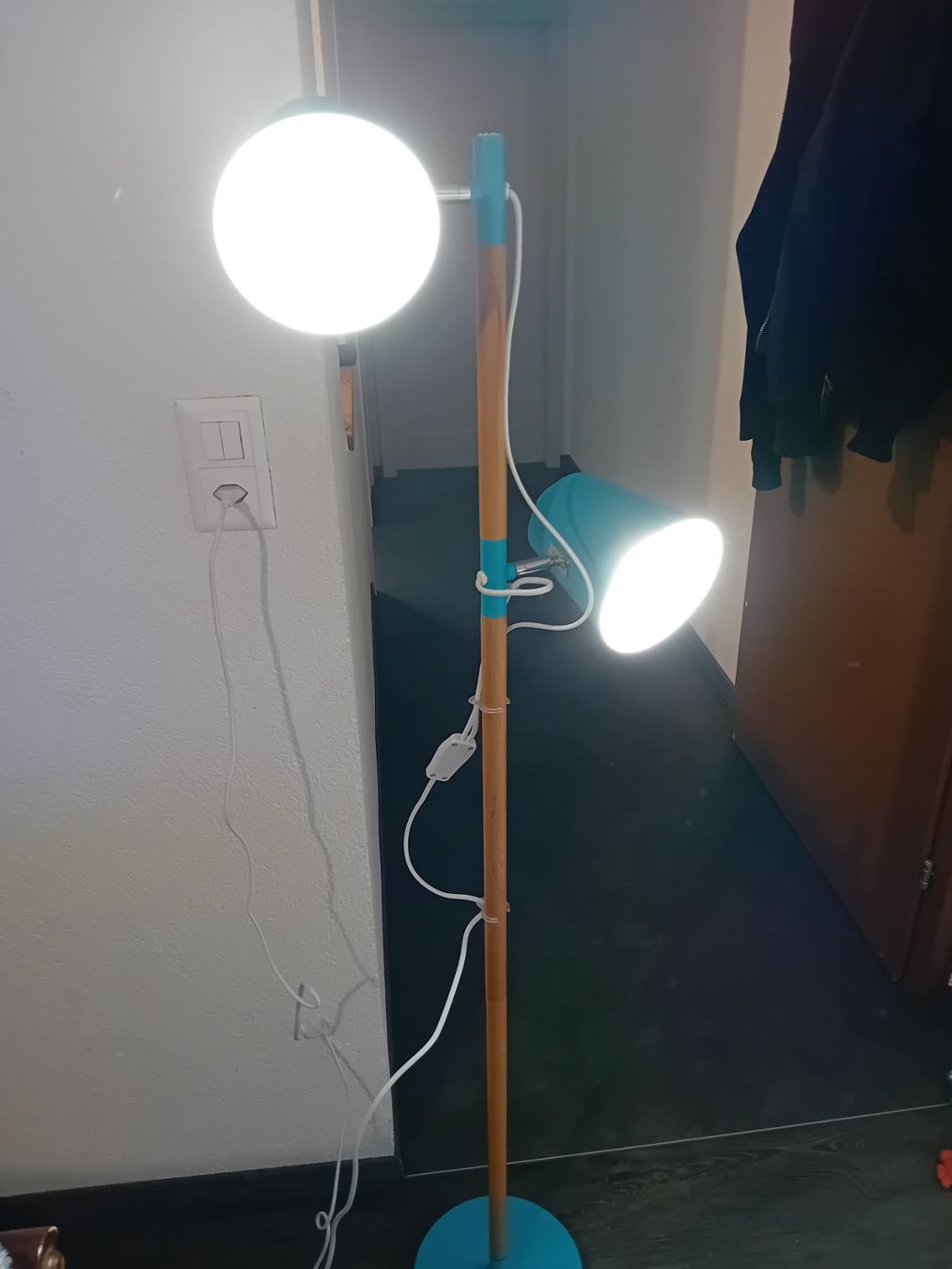 Lampade: Lampe sur pied  bleue – Nuovo e nell'imballaggio originale da St-Imier venduto da Wolf313