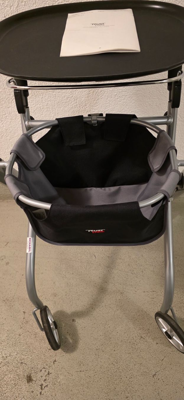 Ausili per la deambulazione: Rollator – Usato da Pieterlen venduto da msf_7sdw 1