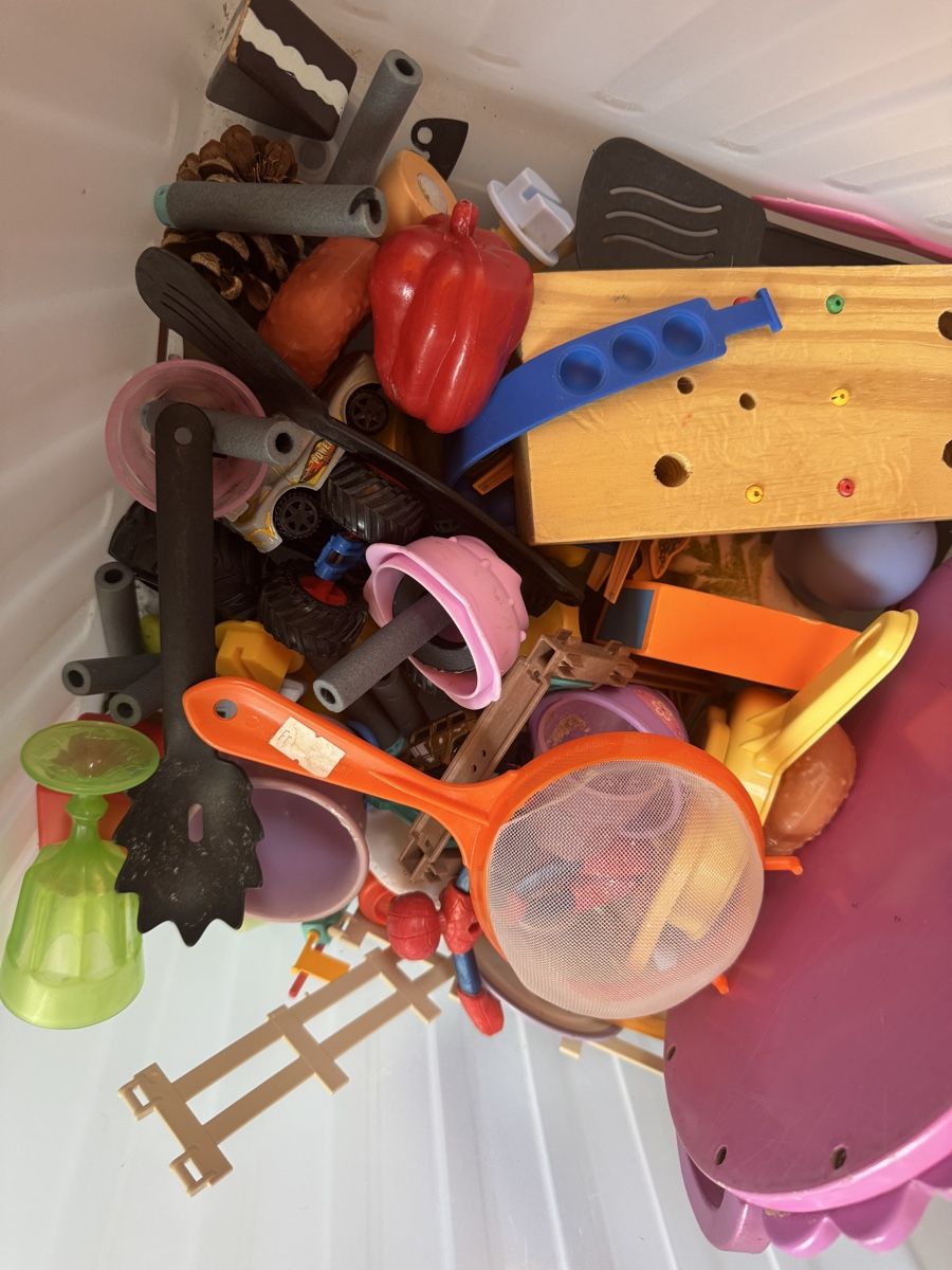 Giocattoli: Assorted toys – Usato da Lausanne venduto da per_nd75 1
