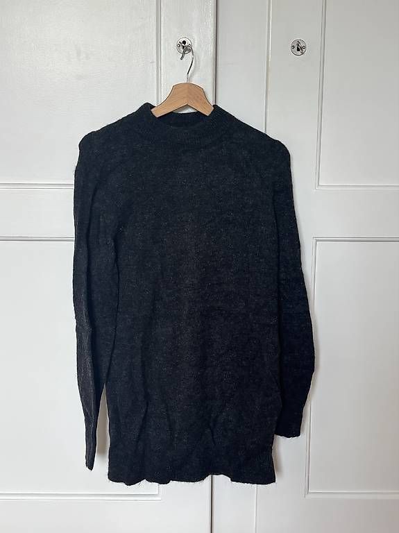Pullover & Sweatshirts: ARKET Oversized Pullover / Pulloverkleid aus Merino – Gebraucht aus Bern von saeruhb