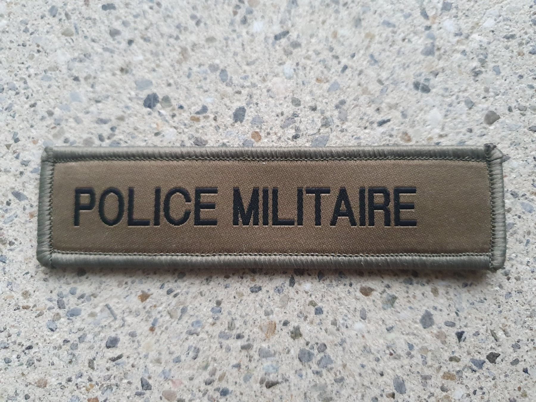 Placchette & Badge: Brust Abzeichen Police Militaire mit klett – Nuovo e nell'imballaggio originale da Riedholz venduto da fr_sIruP