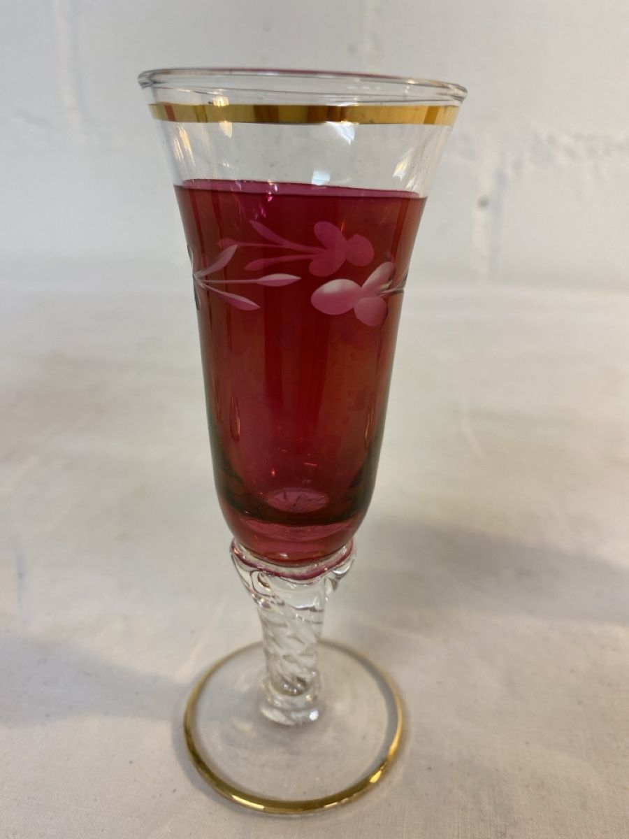 Gläser: 4.Elegantes Kristallglas mit Goldrand – Gebraucht aus sursee von trilli-tralli 5
