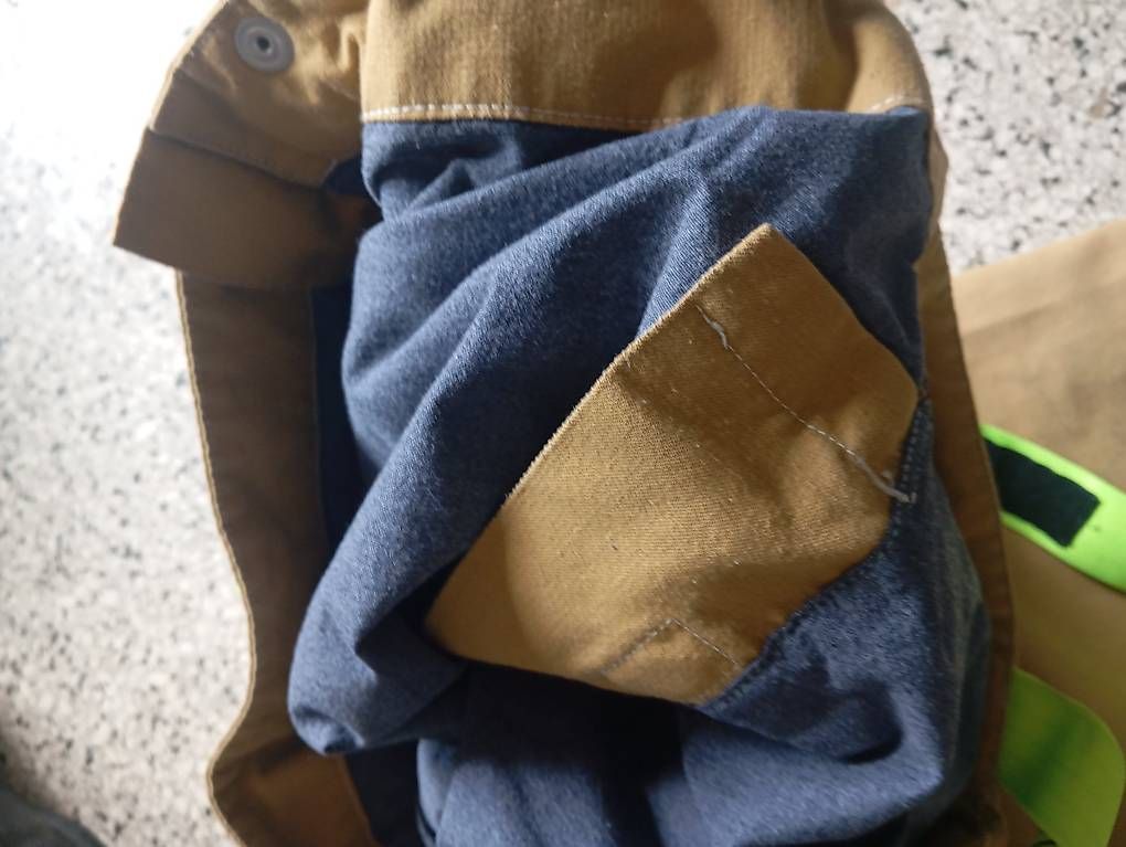 Pantaloni: Feuerwehr Hose – Usato da Basel venduto da Petergunn 3