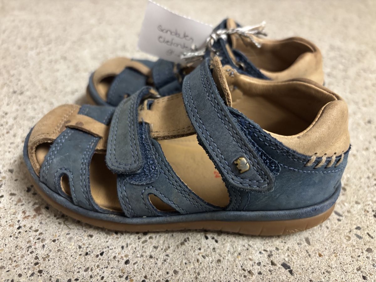 Elefanten Schuhe für Jungen: Elefanten Sandale, Grösse 24 – Gebraucht aus Büren an der Aare von Nikito2001