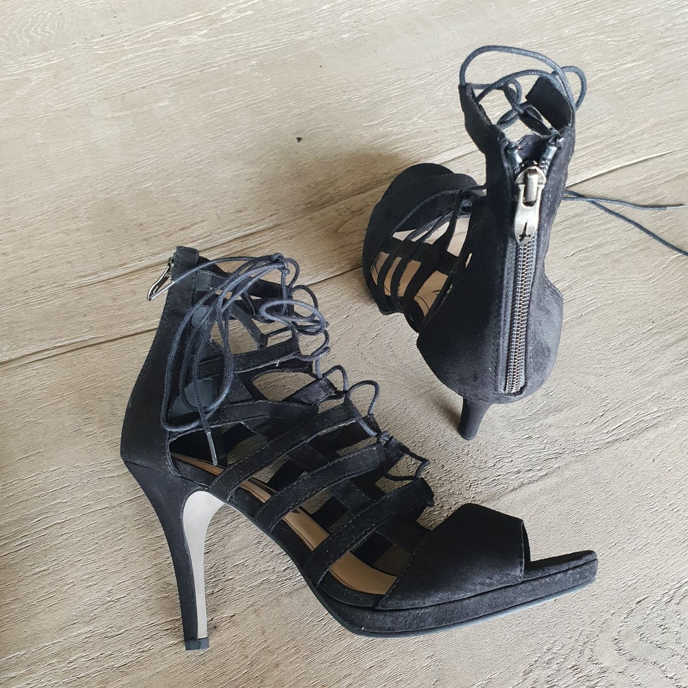 Tamaris Damenschuhe: 🐸 HIGH HEELS 40 / PUMPS GESCHNÜRT – Neu (gemäss Beschreibung) aus Môtier (Vully) von  2