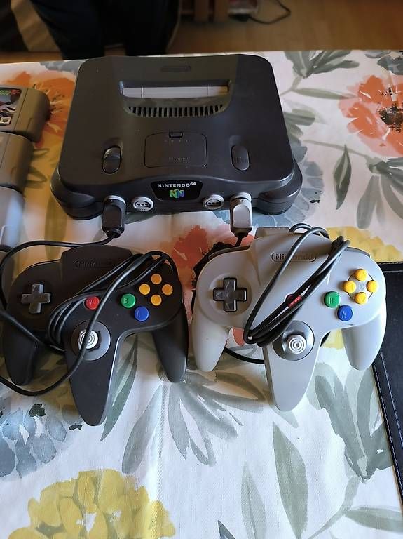 Konsolen: Nintendo 64 und Zubehör  – Gebraucht aus Walliswil-Nbipp von australien2007 2
