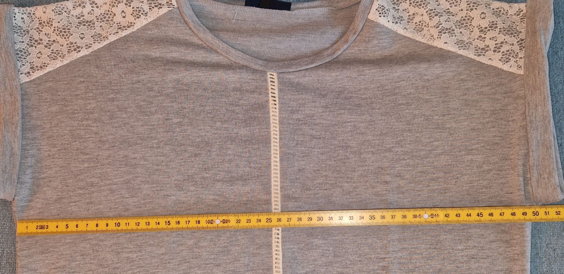 T-shirt: tshirt Grandeur M – Usato da Couvet venduto da Pioune 1