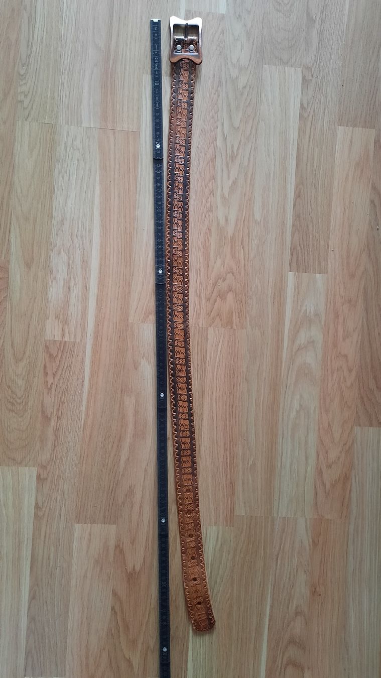 Cinture: Vintage Lederguertel mit Muster, Laenge ca. 100 cm – Usato da Liebefeld venduto da Nana 1