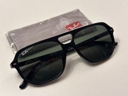 Lunettes de soleil Ray-Ban Bill One noires, état neuf