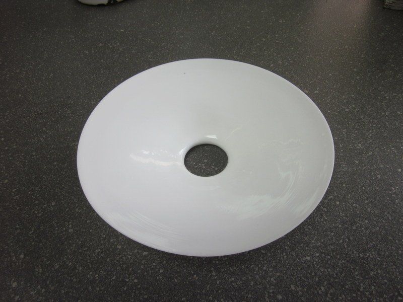 Paralumi: Alter Schlichter Lampenschirm aus Glas weiss – Usato da Bischofszell venduto da raika 2