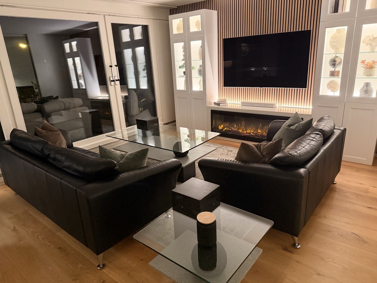 Divani: Echtleder Sofa-Set mit Tischen im Mid-Century-Modern-Stil – Usato da Unterägeri venduto da JesperR 2