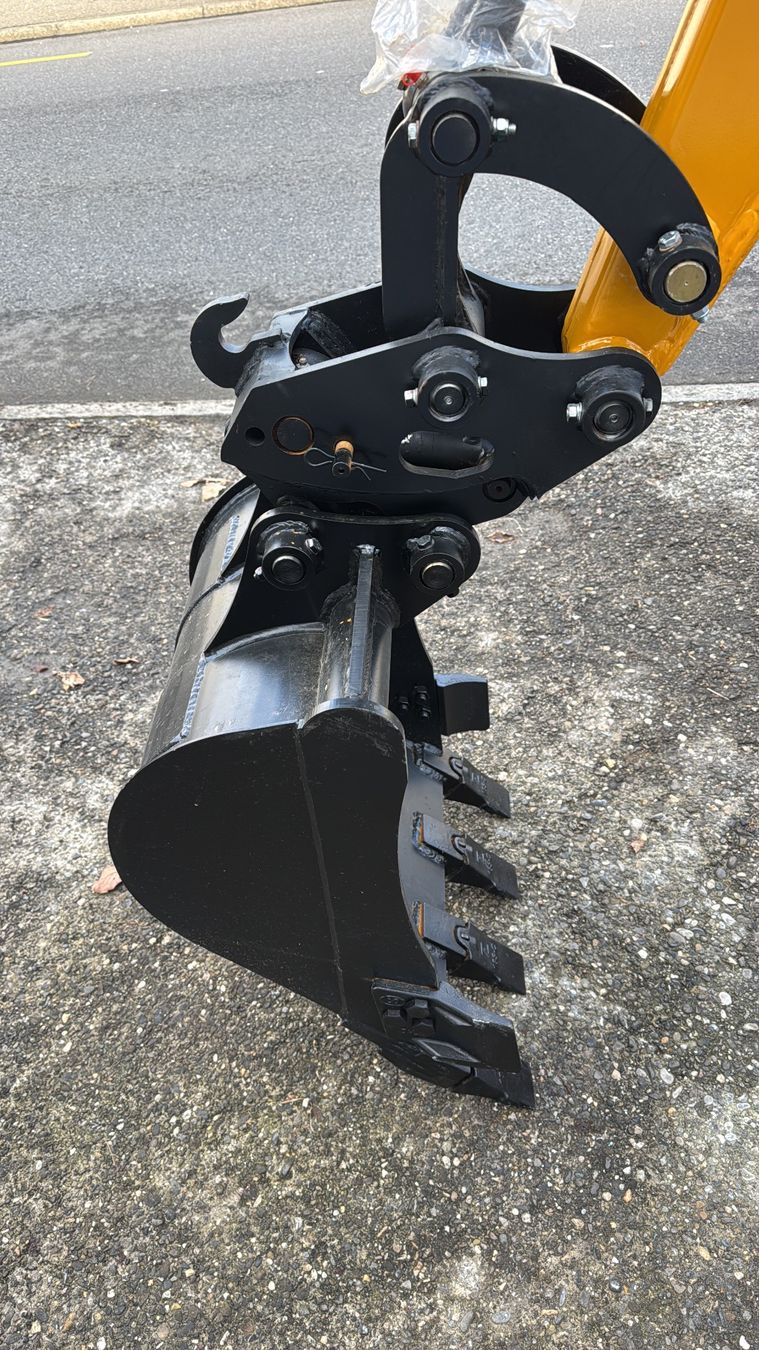 Escavatori: Bagger 2.5T GANZ NEU – Nuovo e nell'imballaggio originale da Biel/Bienne venduto da inf_p8rh 5