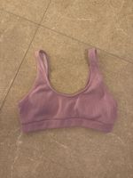 Lilafarbenes Bikinitop mit integrierten Pads, Gr. M