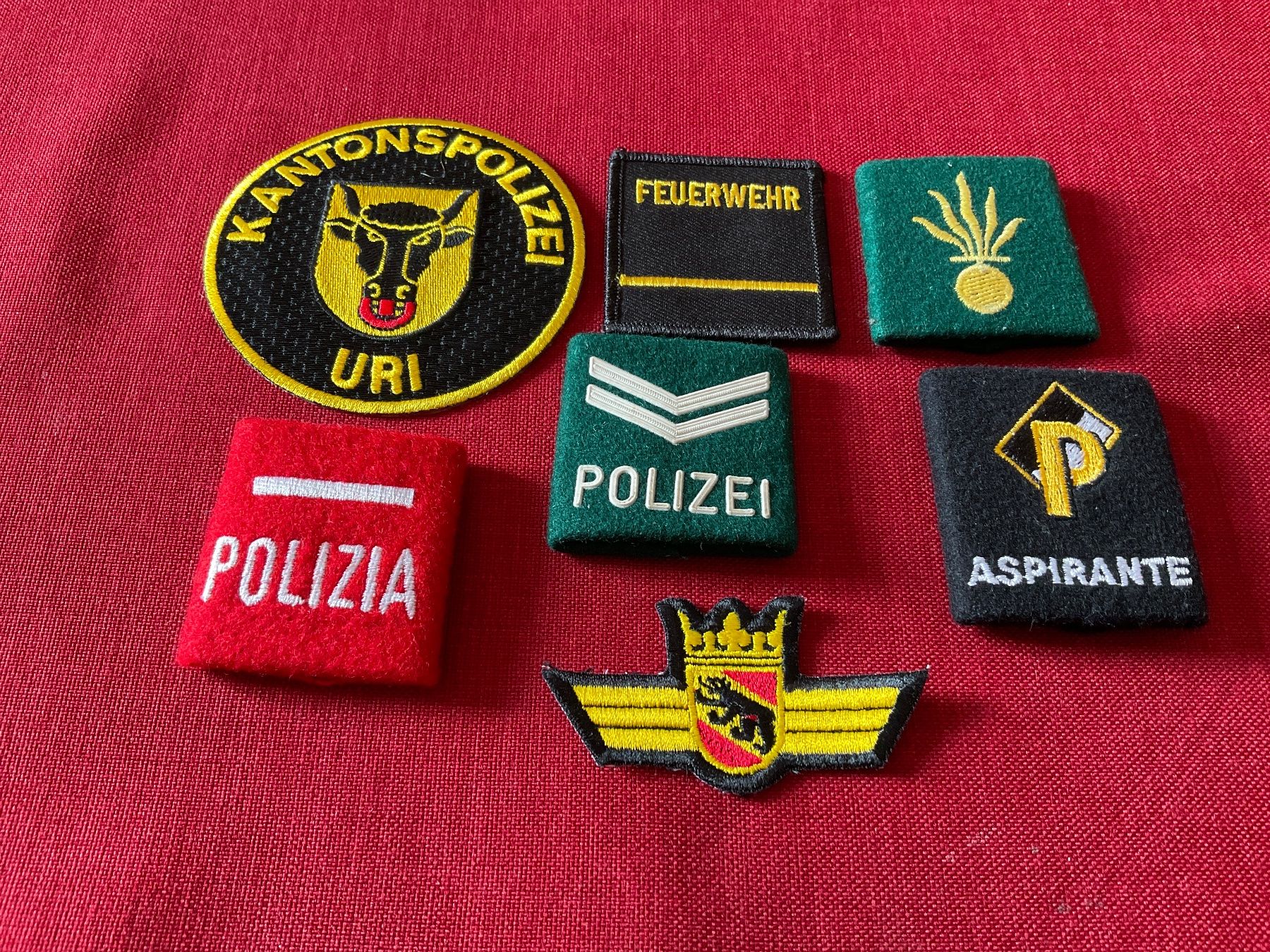 Placchette & Badge: Vintage Polizei Abzeichen – Usato da Lugano venduto da Persepolis
